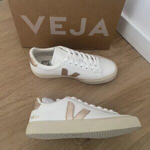 VEJA Women’s Low Top Street Sneakers – Casual Everyday Flats